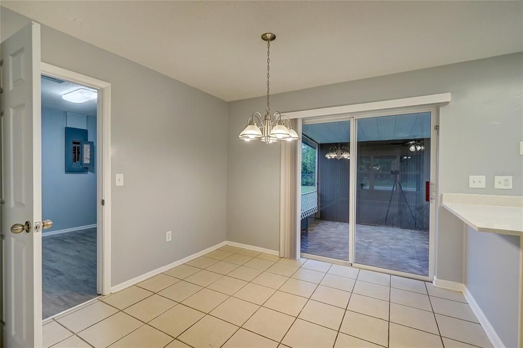 For Sale: $299,900 (3 beds, 2 baths, 1196 Square Feet)