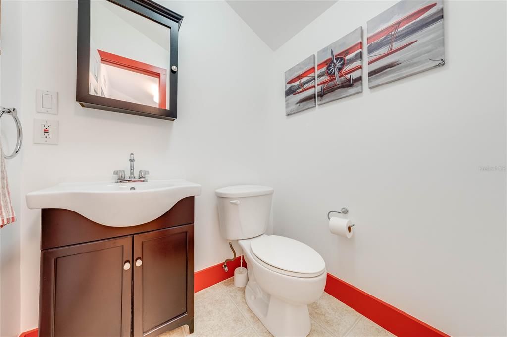 For Sale: $312,500 (2 beds, 2 baths, 1076 Square Feet)