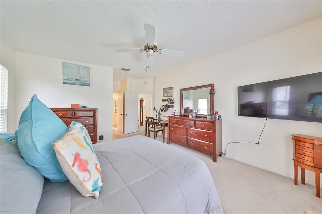 For Sale: $375,000 (2 beds, 2 baths, 1475 Square Feet)