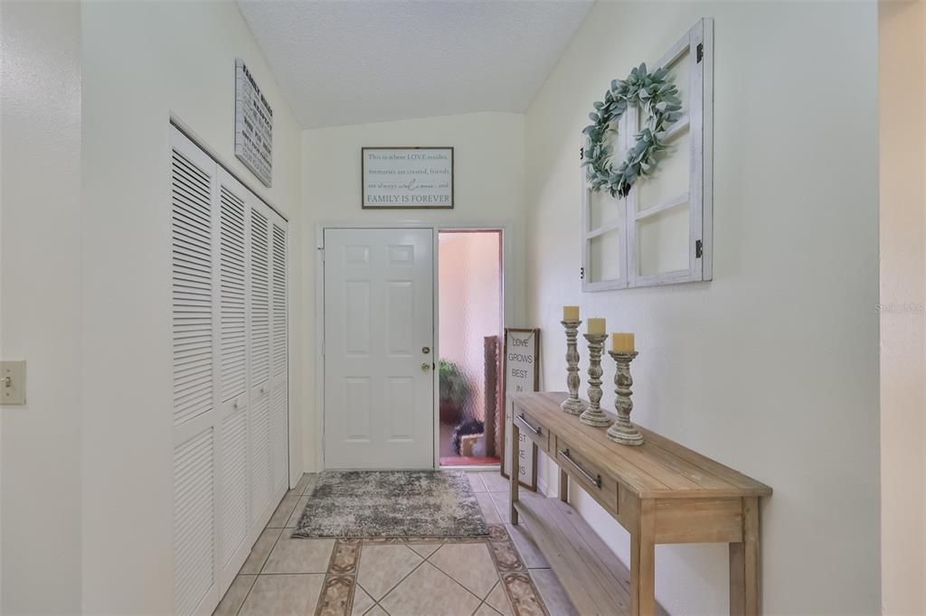 For Sale: $375,000 (2 beds, 2 baths, 1475 Square Feet)