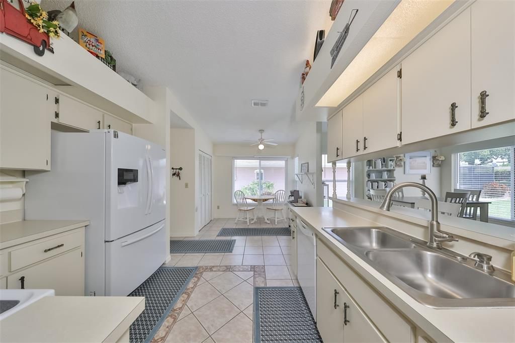 For Sale: $375,000 (2 beds, 2 baths, 1475 Square Feet)