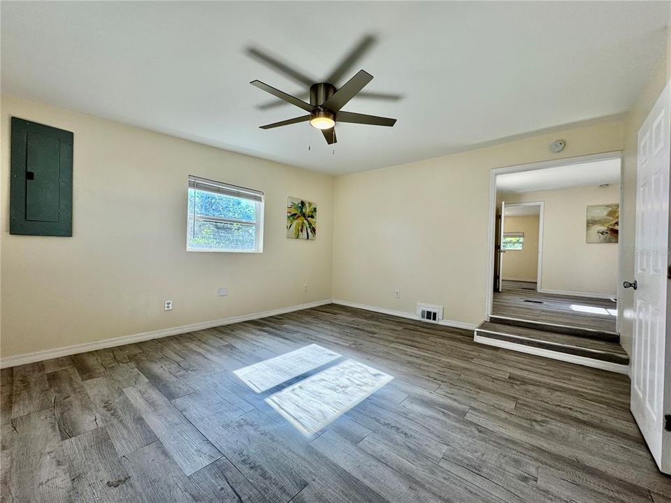 For Sale: $369,900 (3 beds, 2 baths, 1350 Square Feet)