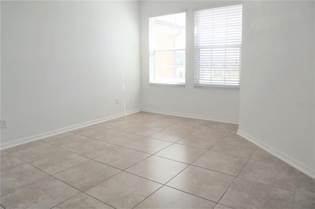 For Rent: $2,600 (3 beds, 2 baths, 1700 Square Feet)