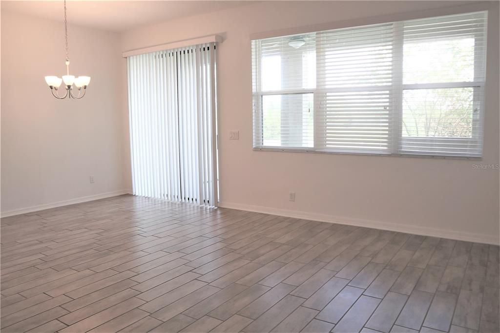 For Rent: $2,600 (3 beds, 2 baths, 1700 Square Feet)