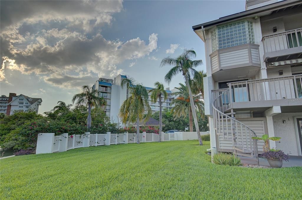 For Sale: $1,600,000 (3 beds, 3 baths, 2150 Square Feet)