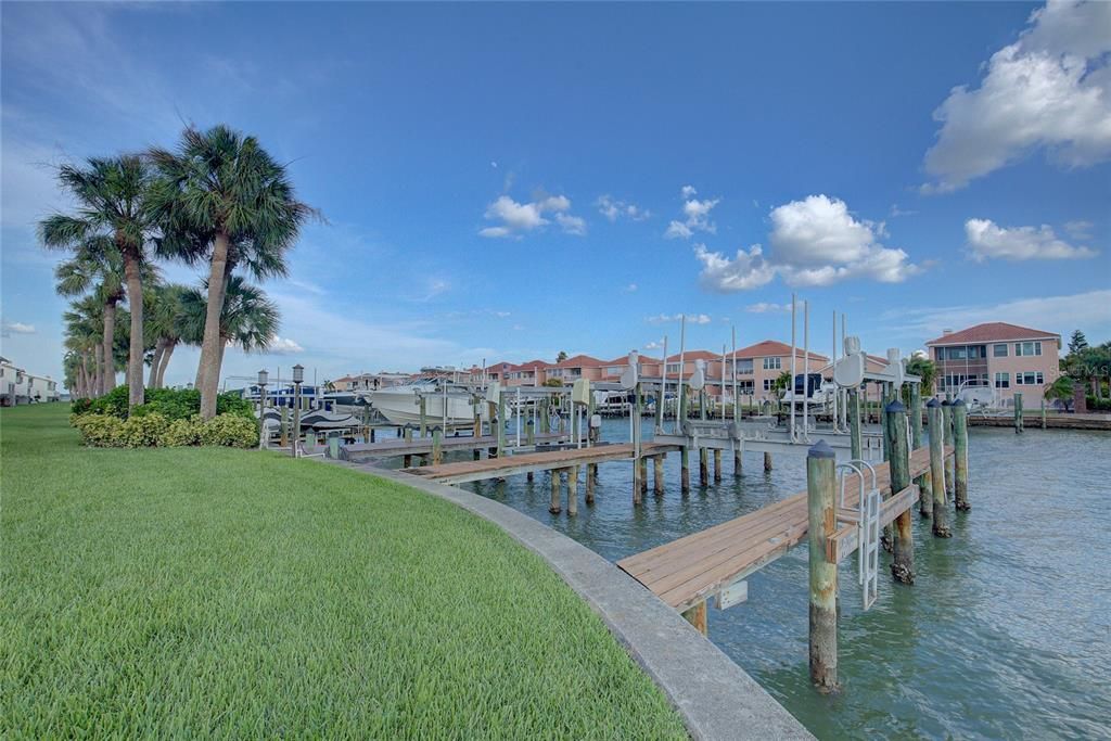 For Sale: $1,600,000 (3 beds, 3 baths, 2150 Square Feet)