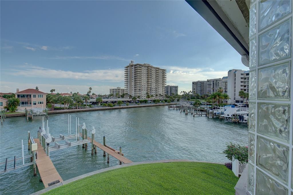 For Sale: $1,600,000 (3 beds, 3 baths, 2150 Square Feet)