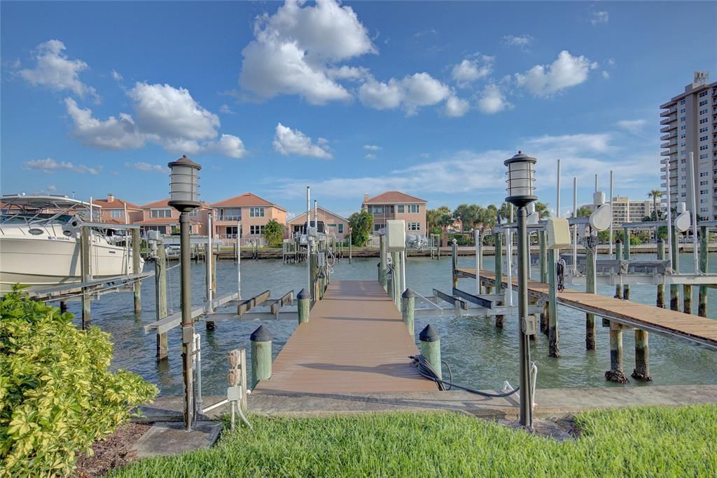 For Sale: $1,600,000 (3 beds, 3 baths, 2150 Square Feet)