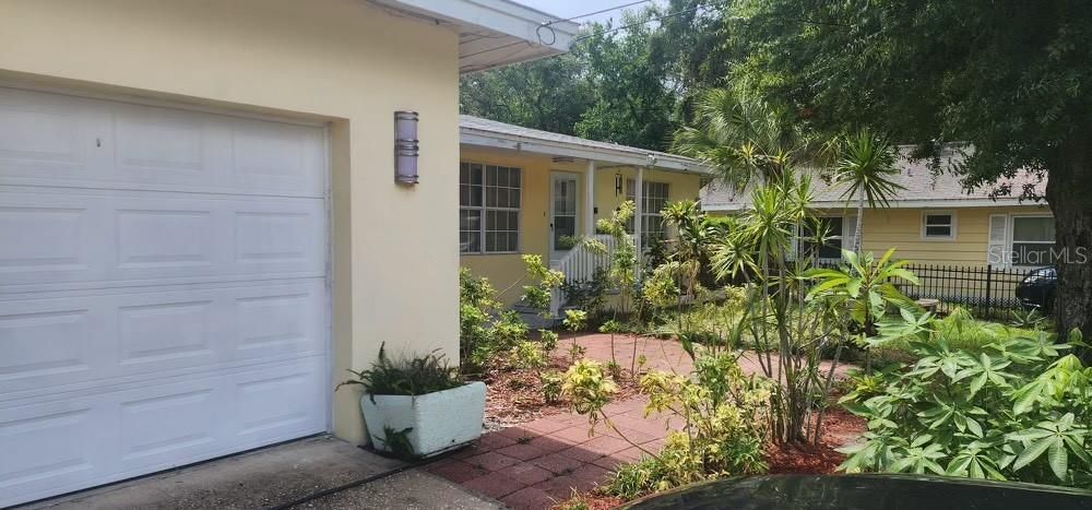 En Venta: $779,000 (5 camas, 5 baños, 2584 Pies cuadrados)