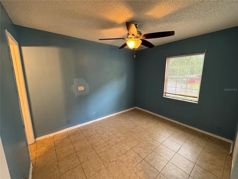 For Rent: $2,000 (3 beds, 2 baths, 925 Square Feet)