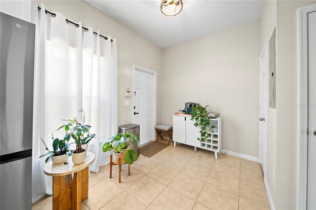 For Rent: $2,300 (2 beds, 2 baths, 1344 Square Feet)