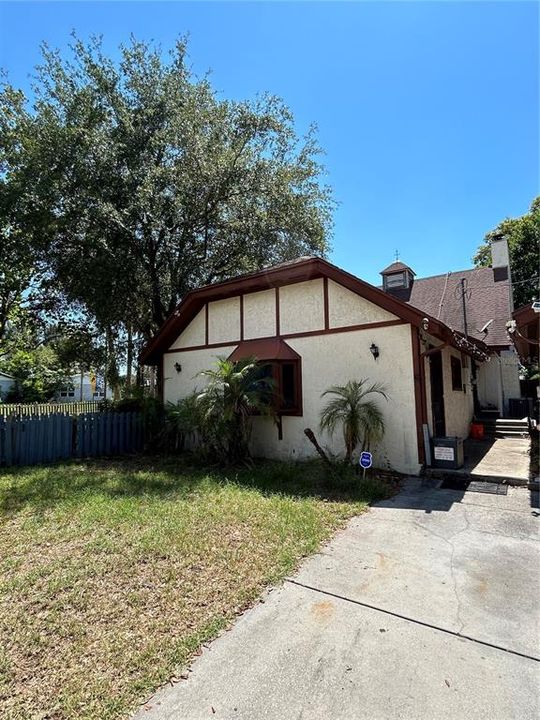 For Sale: $369,000 (4 beds, 2 baths, 1971 Square Feet)