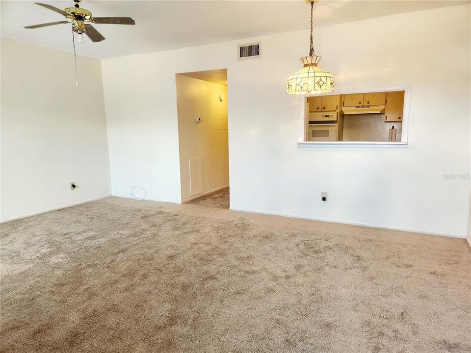 For Rent: $1,275 (1 beds, 1 baths, 800 Square Feet)