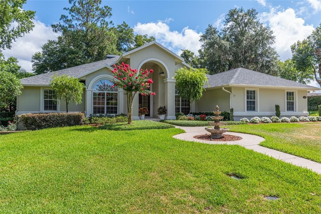 For Sale: $832,500 (3 beds, 2 baths, 3724 Square Feet)