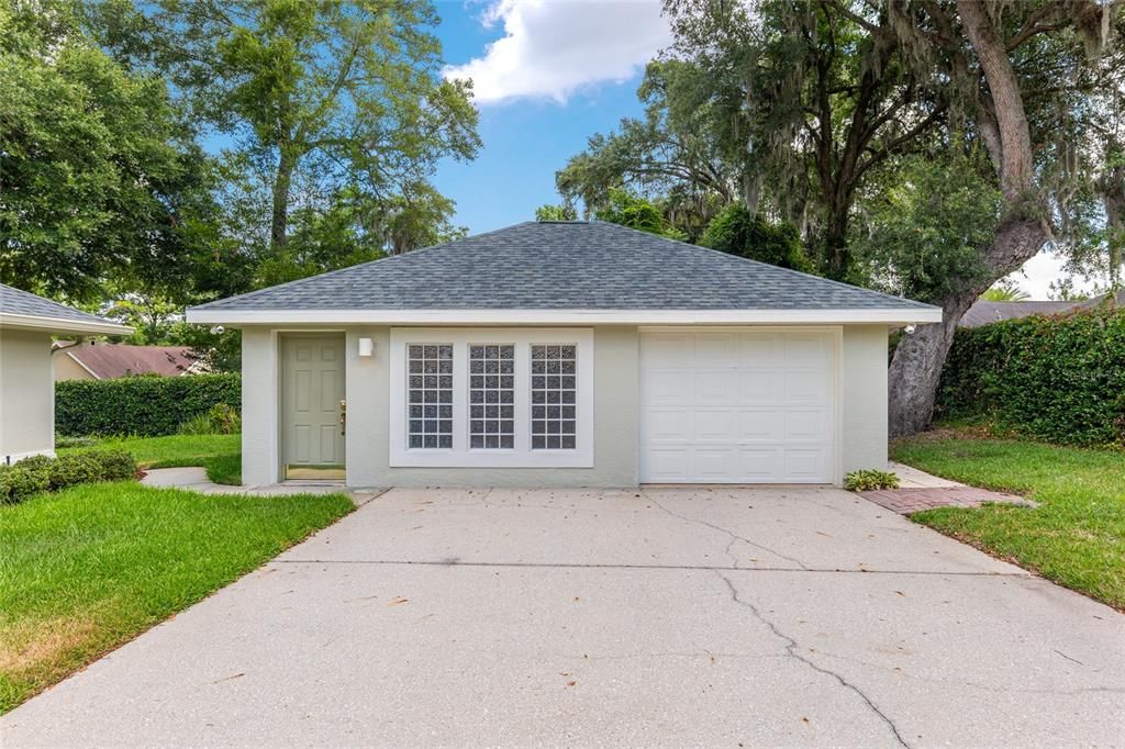 For Sale: $832,500 (3 beds, 2 baths, 3724 Square Feet)