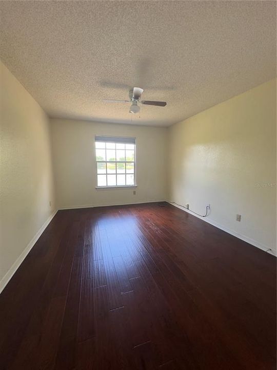 For Rent: $1,300 (1 beds, 1 baths, 673 Square Feet)