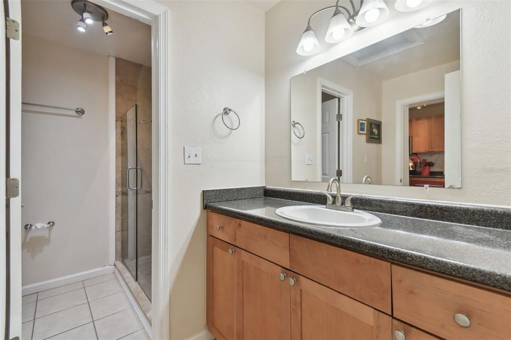 For Sale: $310,000 (1 beds, 1 baths, 823 Square Feet)