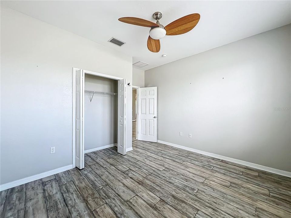 For Sale: $410,000 (4 beds, 2 baths, 2102 Square Feet)