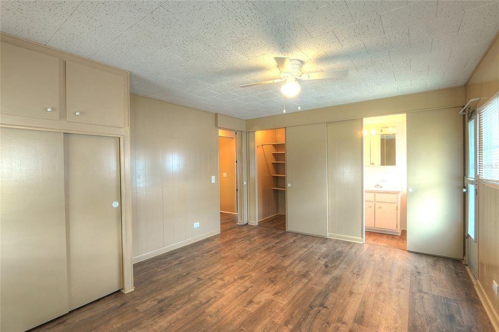 For Sale: $299,000 (2 beds, 2 baths, 1008 Square Feet)