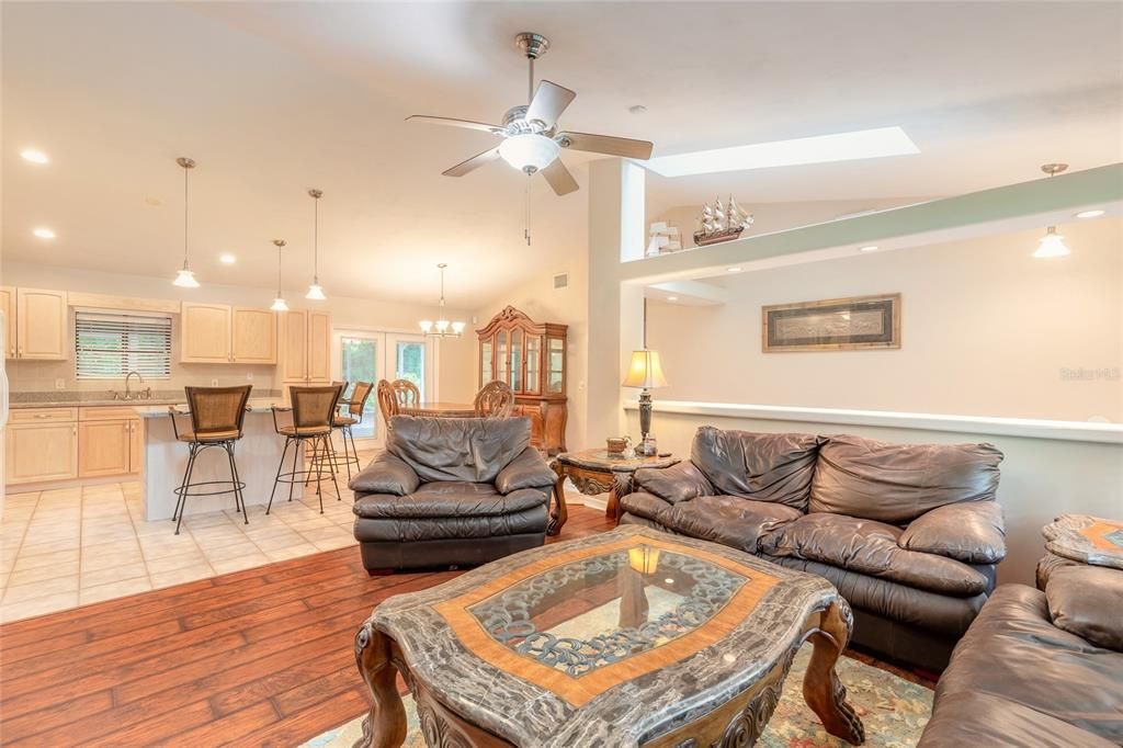 For Sale: $359,900 (3 beds, 2 baths, 1440 Square Feet)