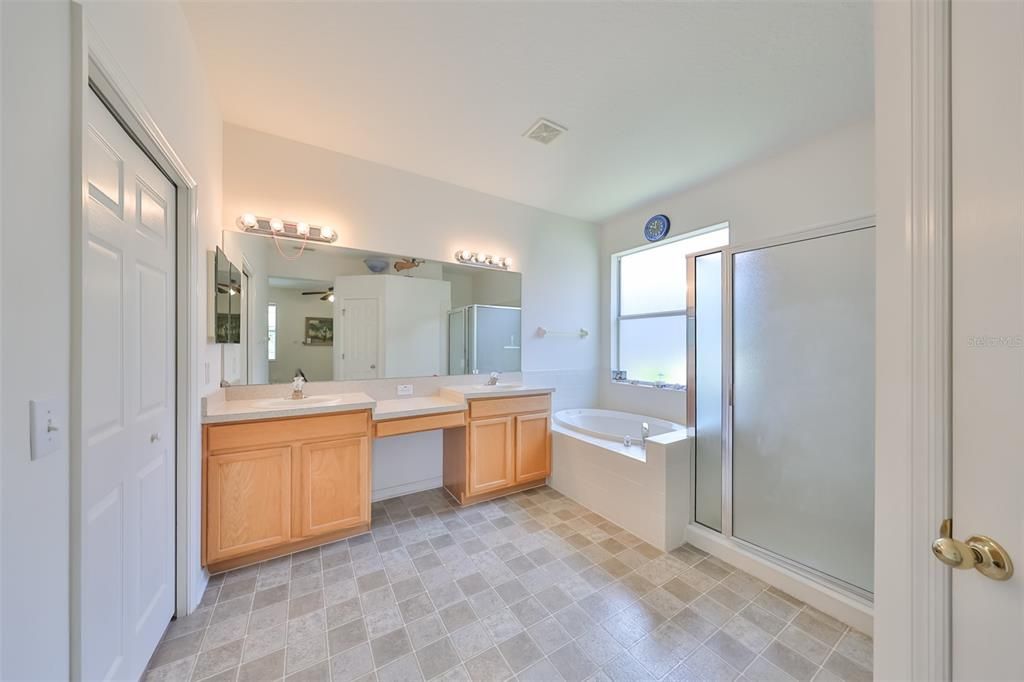 Active With Contract: $379,000 (3 beds, 2 baths, 1833 Square Feet)