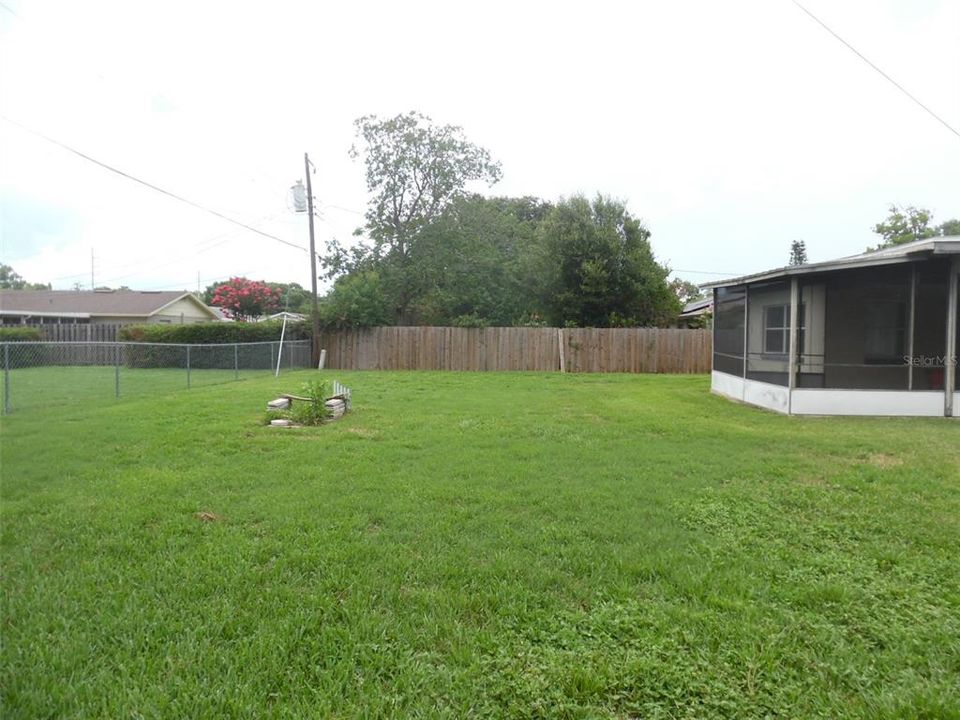 Large Fenced Yard