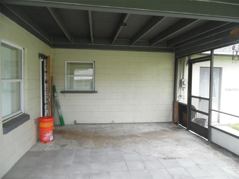 Screened Rear Porch