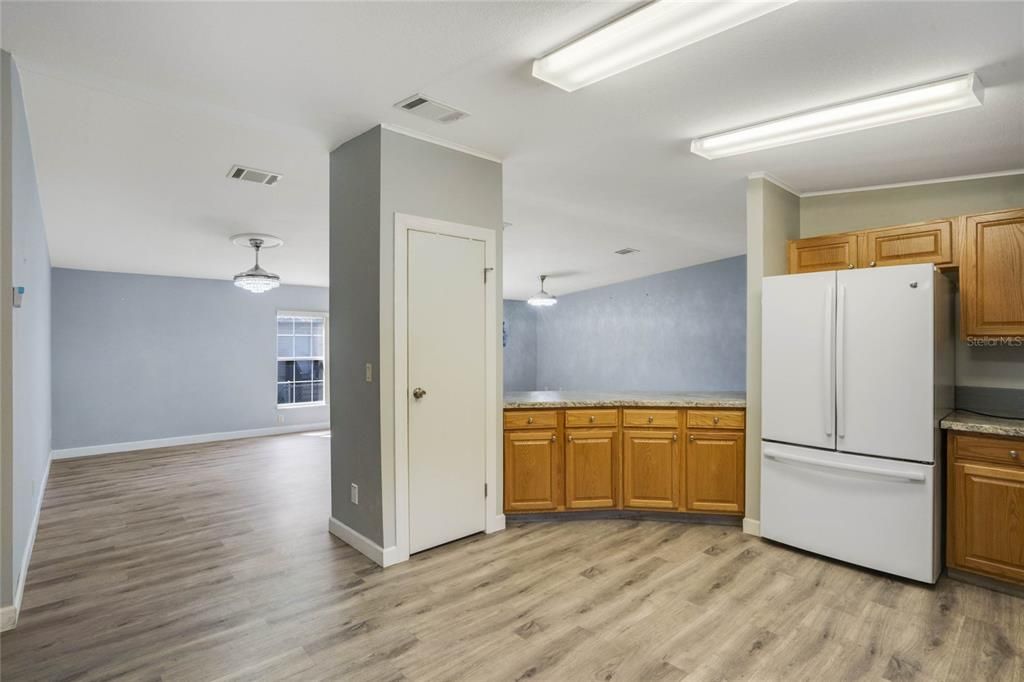 For Sale: $285,000 (4 beds, 2 baths, 2046 Square Feet)