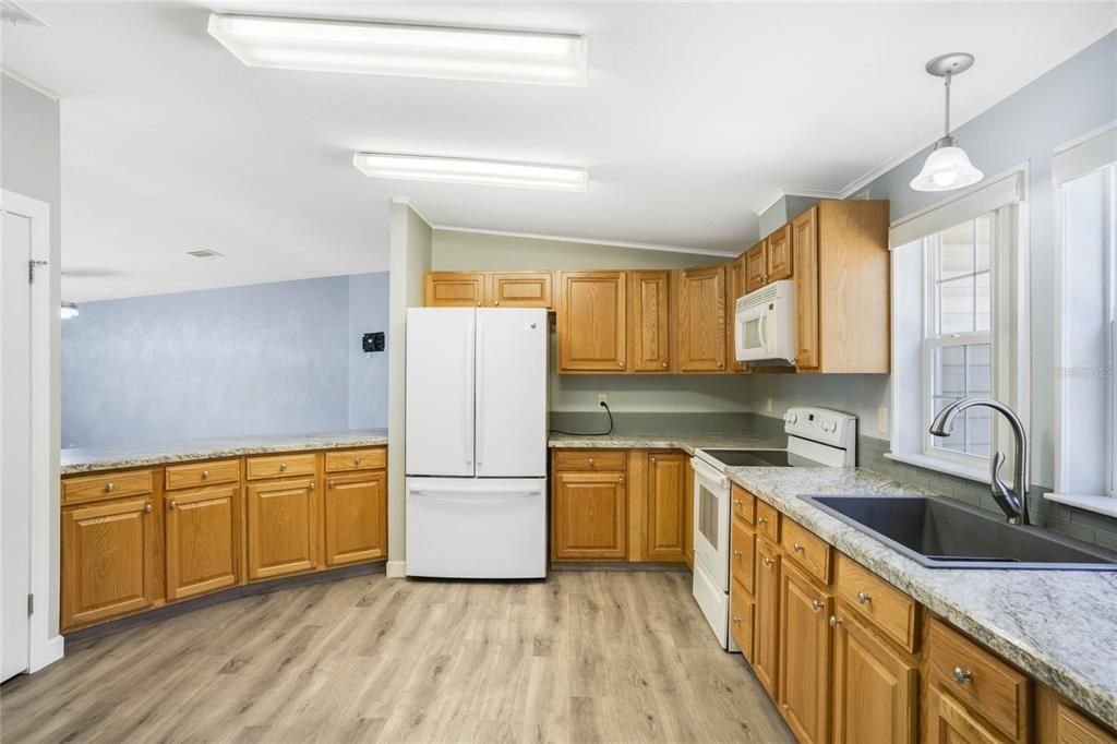 Active With Contract: $260,000 (4 beds, 2 baths, 2046 Square Feet)