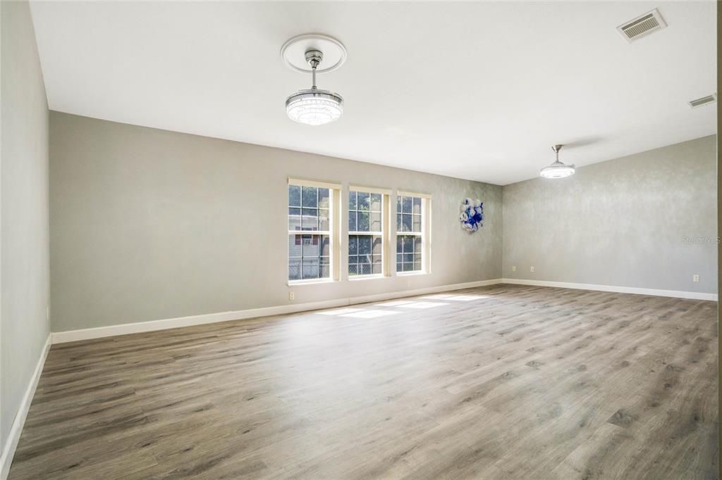 Active With Contract: $260,000 (4 beds, 2 baths, 2046 Square Feet)