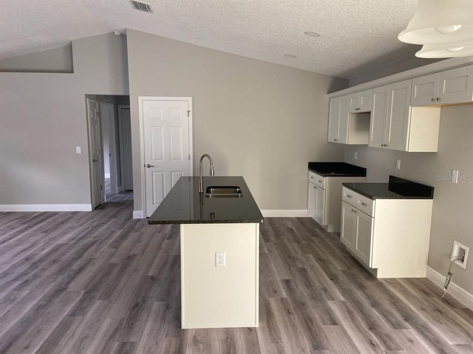 Active With Contract: $259,900 (3 beds, 2 baths, 1438 Square Feet)