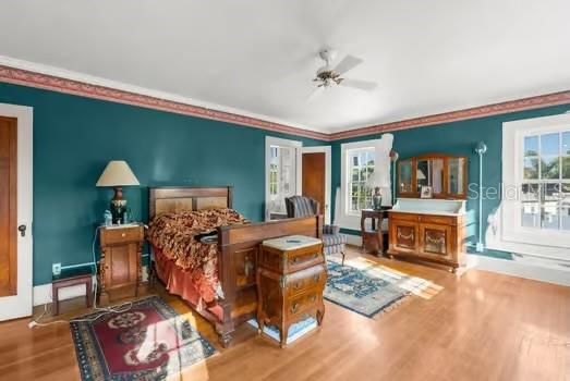 For Sale: $1,300,000 (3 beds, 2 baths, 3084 Square Feet)