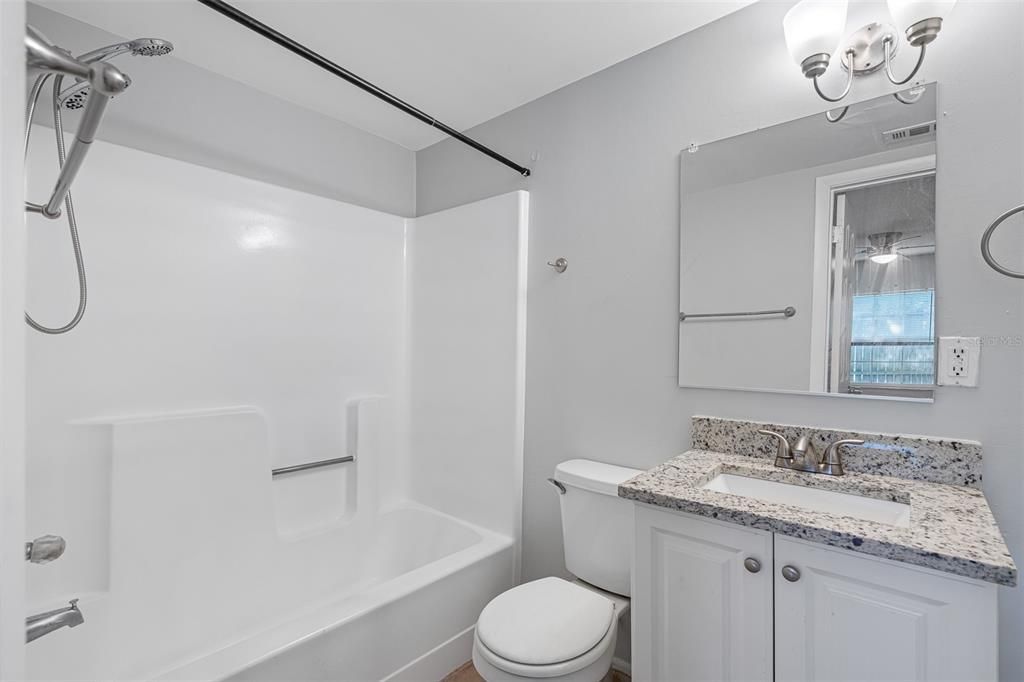 For Rent: $1,350 (1 beds, 1 baths, 575 Square Feet)