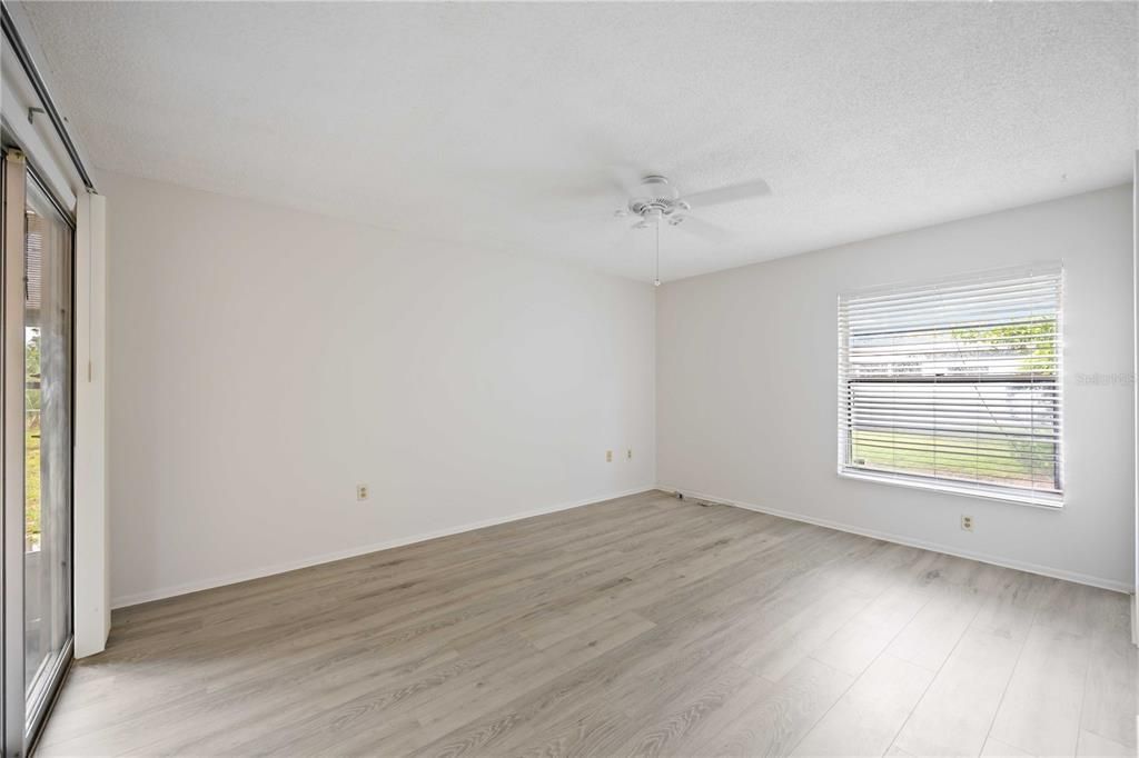 For Sale: $365,000 (3 beds, 2 baths, 1252 Square Feet)
