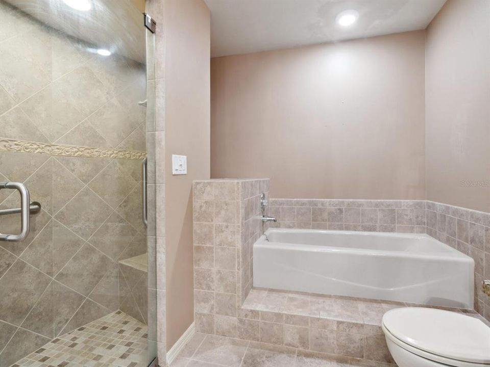 待售: $330,000 (2 贝兹, 2 浴室, 1846 平方英尺)