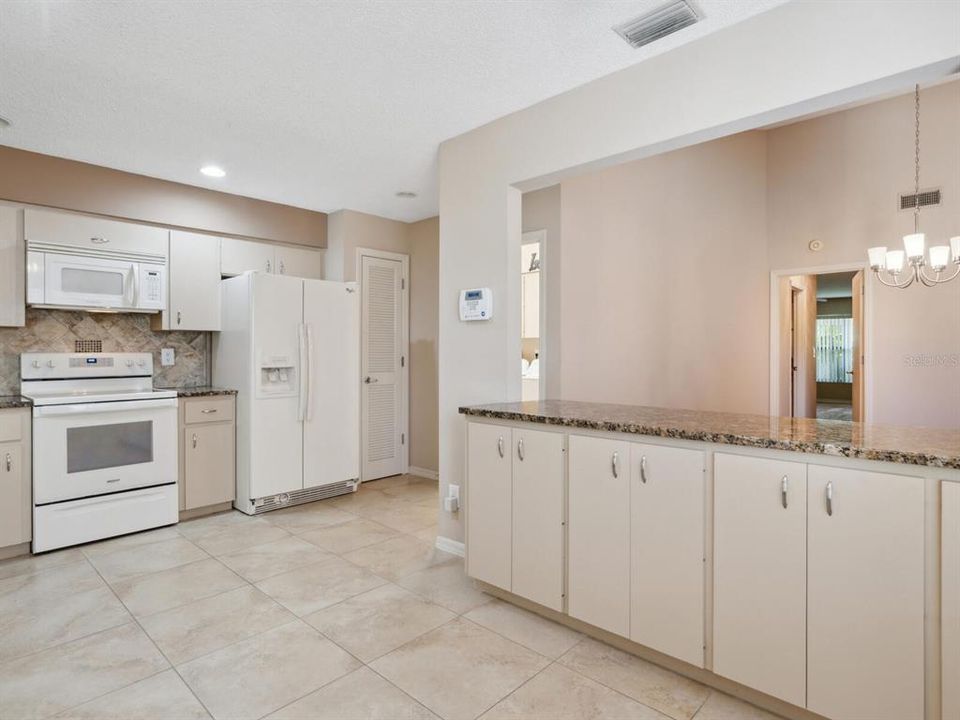 For Sale: $320,000 (2 beds, 2 baths, 1846 Square Feet)