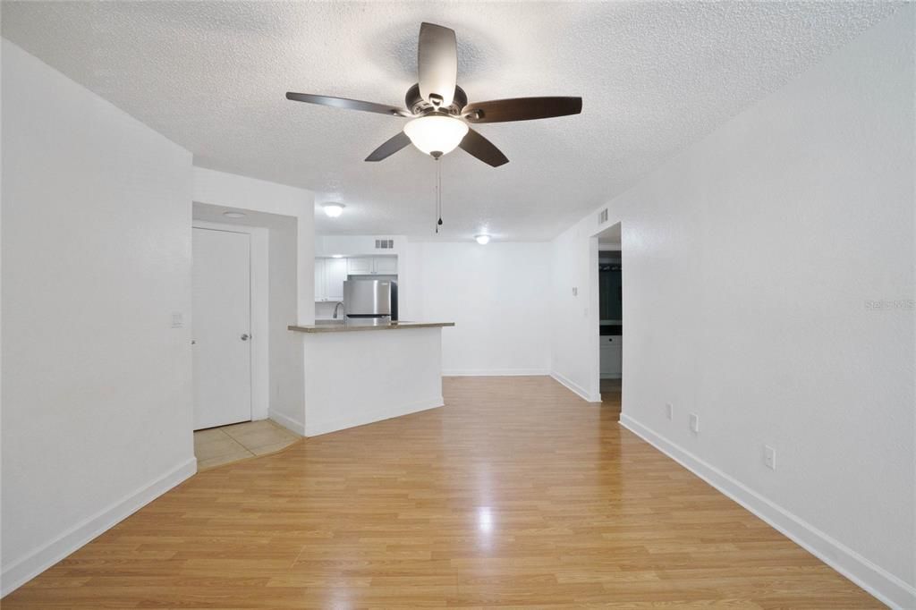 Active With Contract: $150,000 (1 beds, 1 baths, 735 Square Feet)