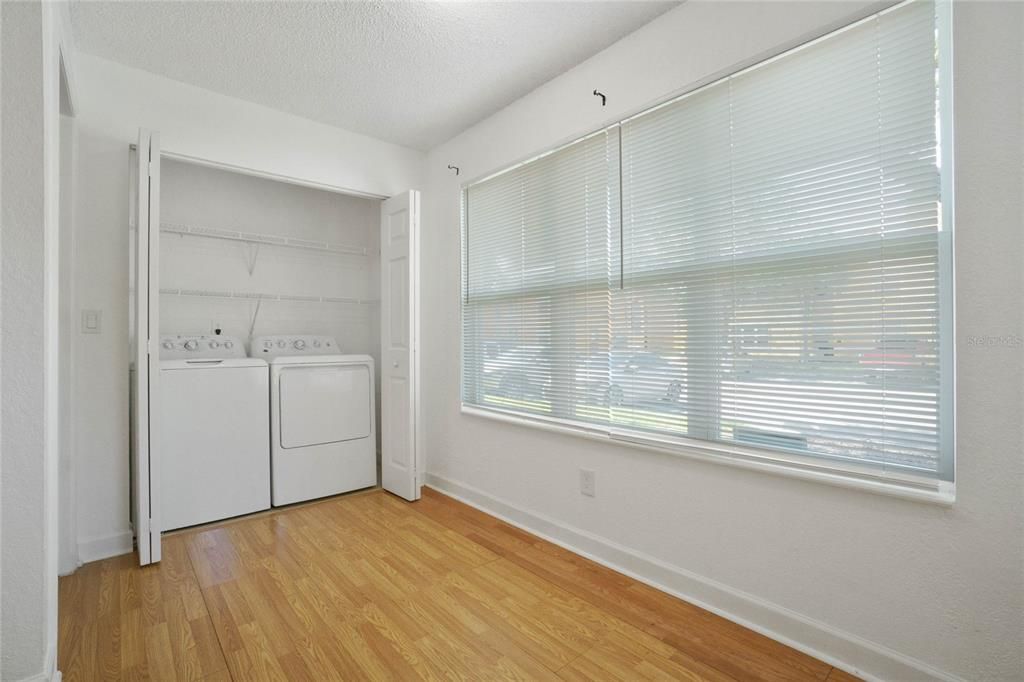 Active With Contract: $150,000 (1 beds, 1 baths, 735 Square Feet)
