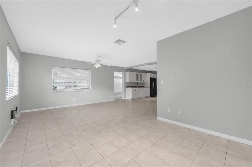 Active With Contract: $374,950 (4 beds, 2 baths, 1364 Square Feet)