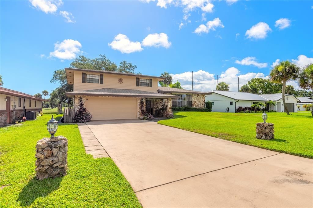 For Sale: $450,000 (3 beds, 2 baths, 2332 Square Feet)