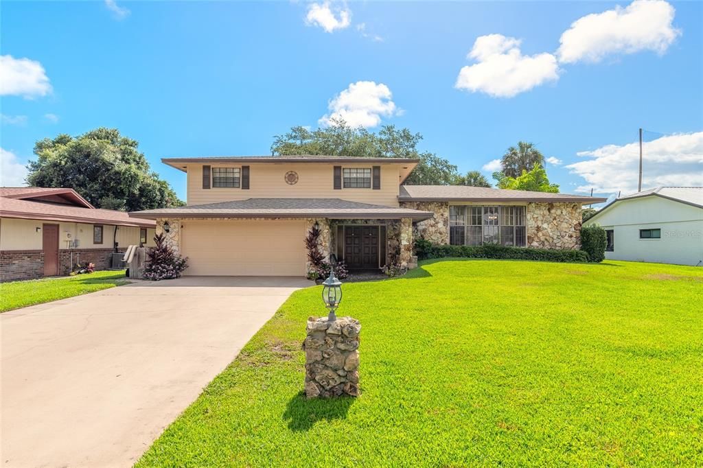 For Sale: $450,000 (3 beds, 2 baths, 2332 Square Feet)