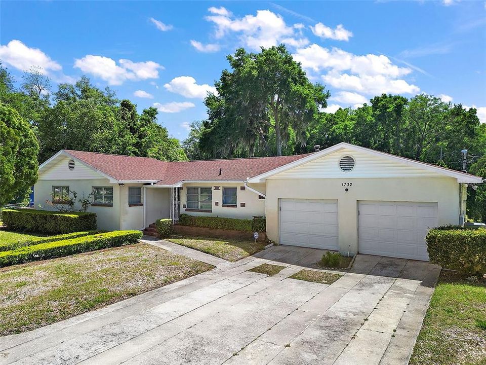 Active With Contract: $260,000 (4 beds, 3 baths, 2360 Square Feet)