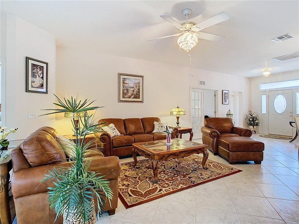 For Sale: $330,000 (2 beds, 2 baths, 1670 Square Feet)