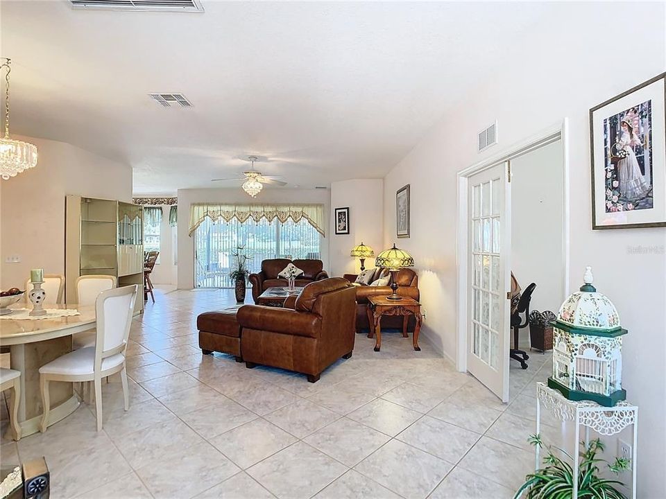 For Sale: $330,000 (2 beds, 2 baths, 1670 Square Feet)