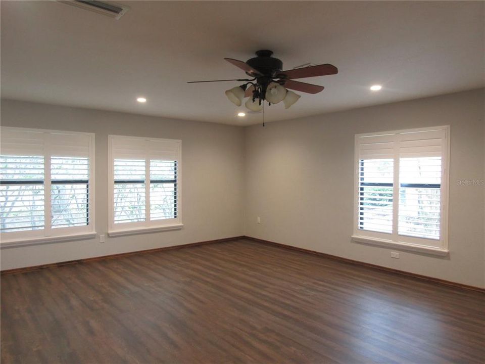 For Rent: $3,300 (2 beds, 2 baths, 1387 Square Feet)