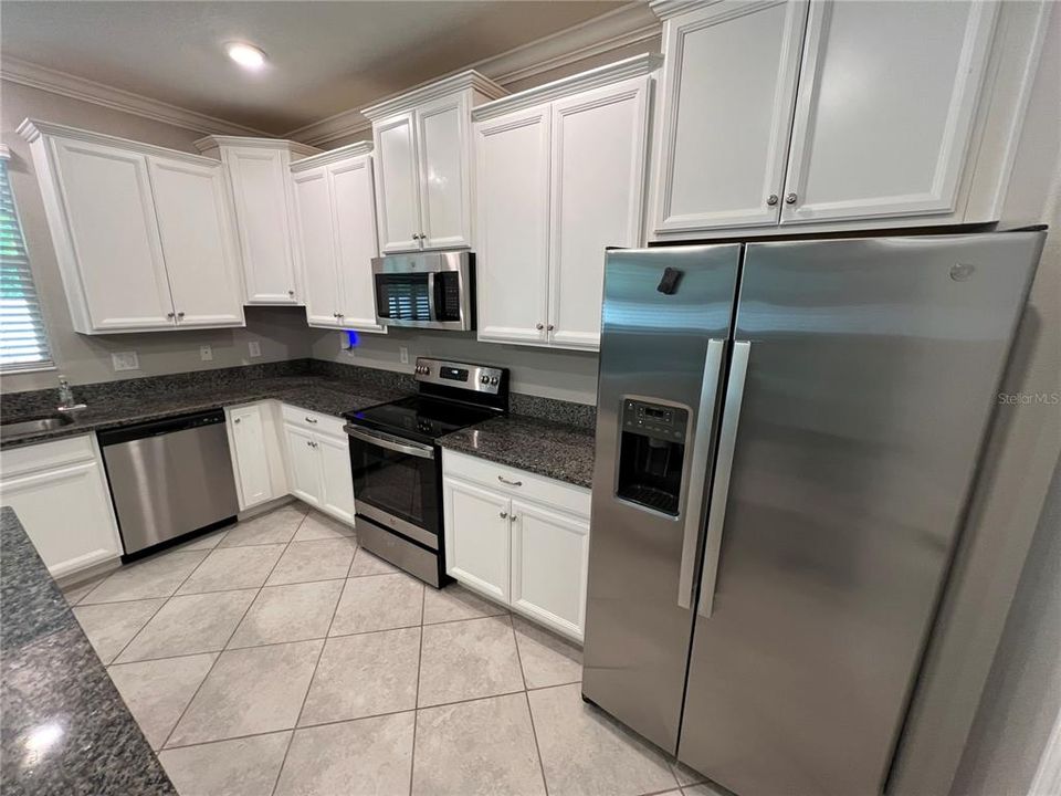 For Sale: $474,900 (4 beds, 2 baths, 2466 Square Feet)