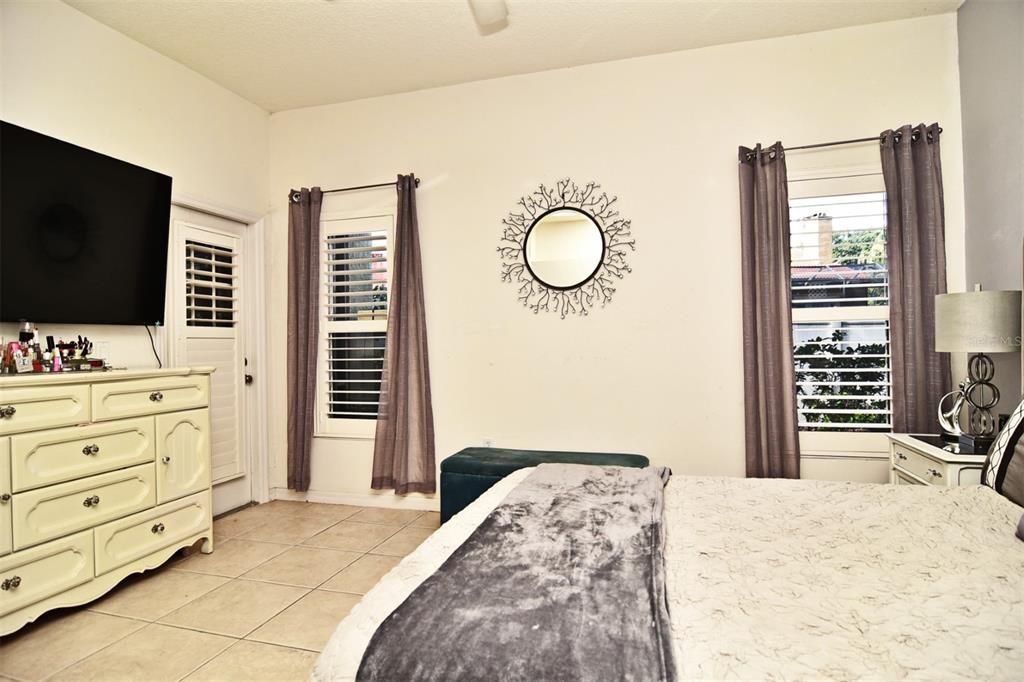 For Sale: $265,000 (3 beds, 2 baths, 1230 Square Feet)