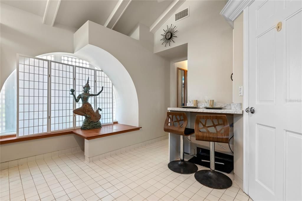 待售: $426,800 (5 贝兹, 3 浴室, 2001 平方英尺)