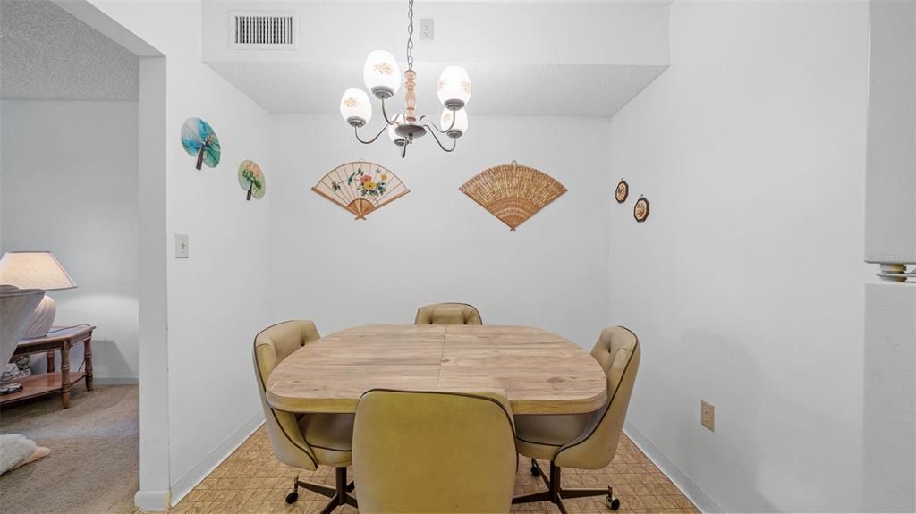 Kitchen Dining Area