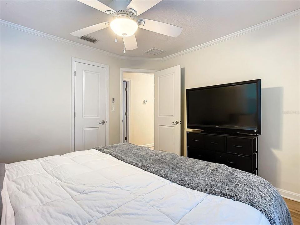 For Sale: $255,000 (3 beds, 1 baths, 1140 Square Feet)